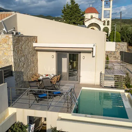 A V Luxury Apartments With Private Pools Kalamata Exteriér fotografie