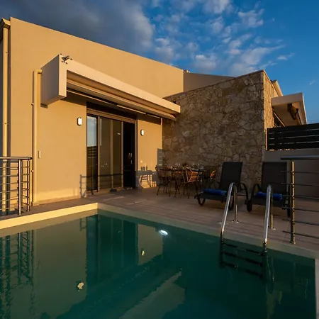 A V Luxury Apartments With Private Pools Kalamata Exteriér fotografie