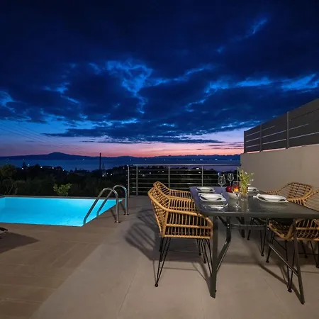 A V Luxury Apartments With Private Pools Kalamata Exteriér fotografie