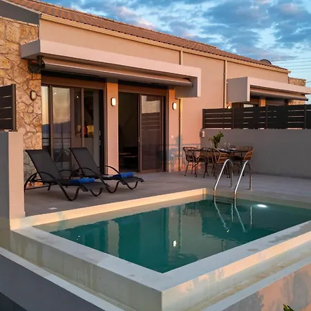 A V Luxury Apartments With Private Pools Kalamata Exteriér fotografie