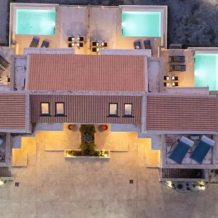 A V Luxury Apartments With Private Pools Kalamata Exteriér fotografie