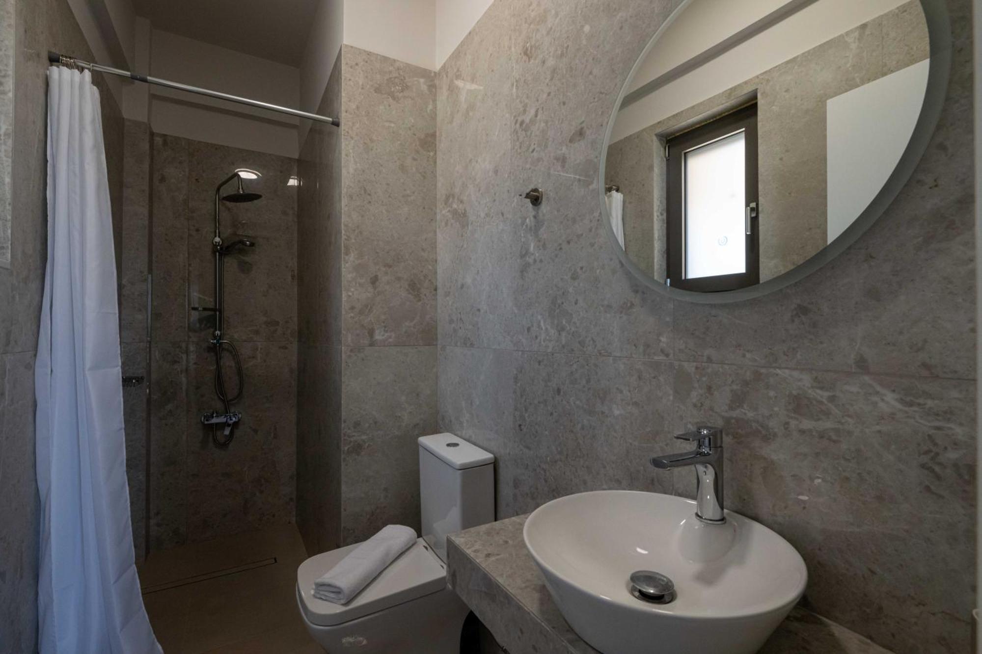 A V Luxury With Private Pools * Kalamata