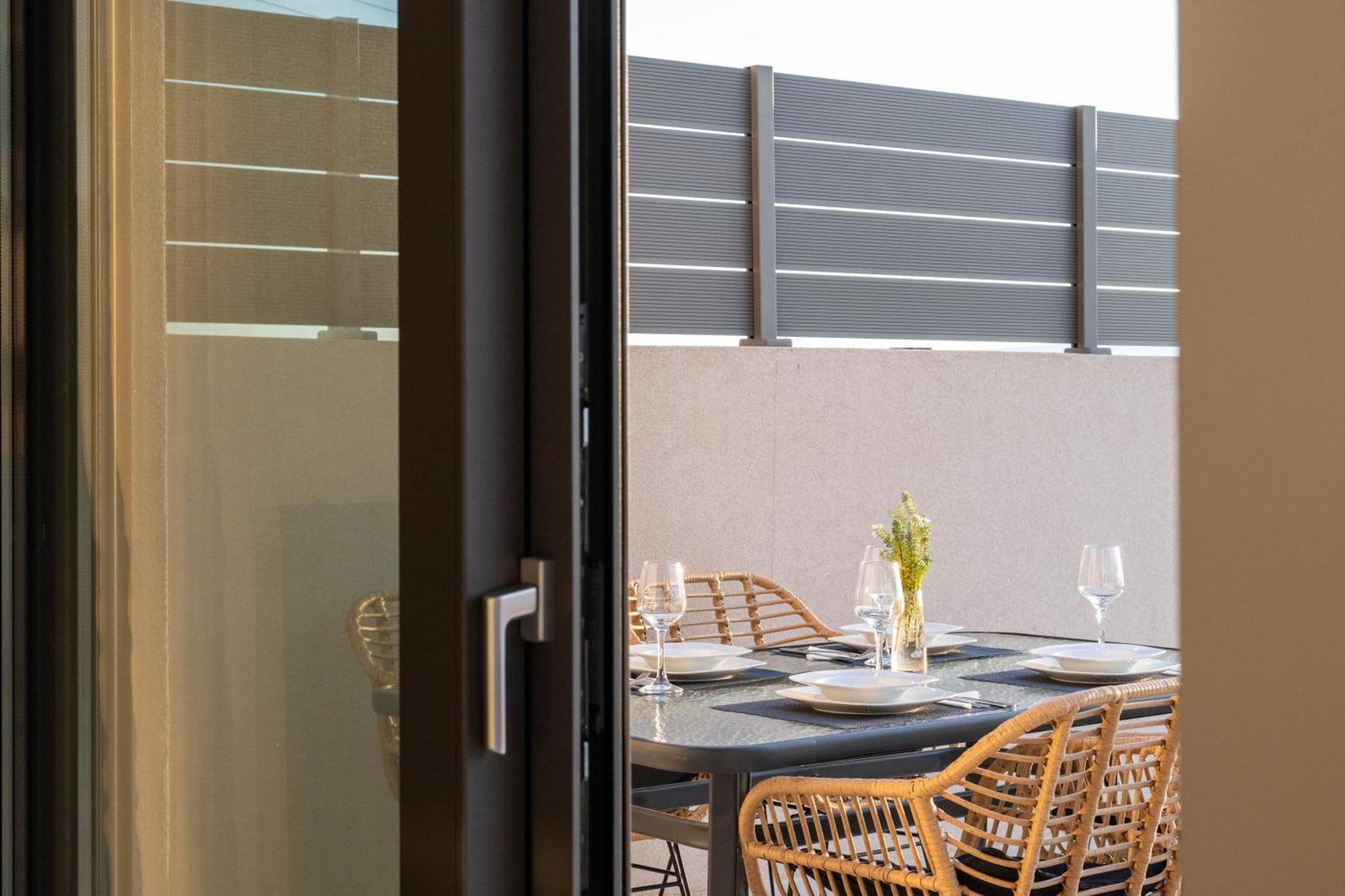 A V Luxury With Private Pools Apartment *