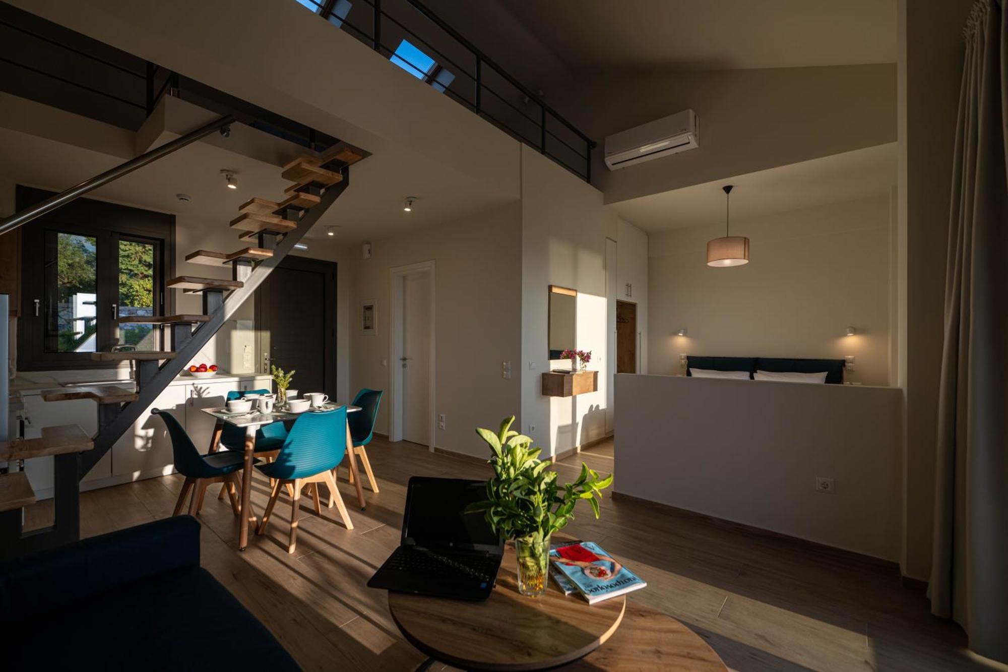 A V Luxury With Private Pools Apartment *