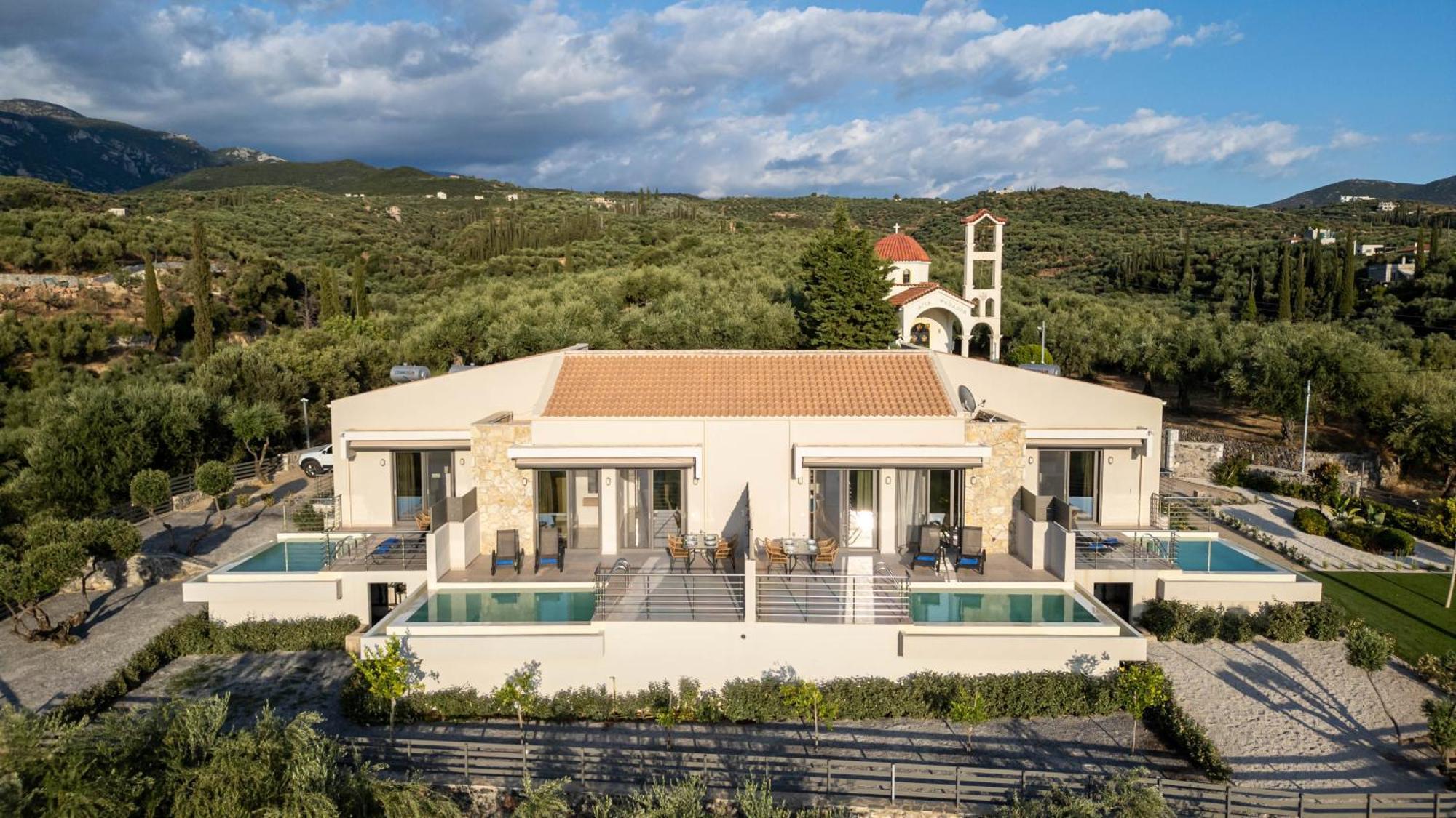 A V Luxury With Private Pools Apartment Kalamata