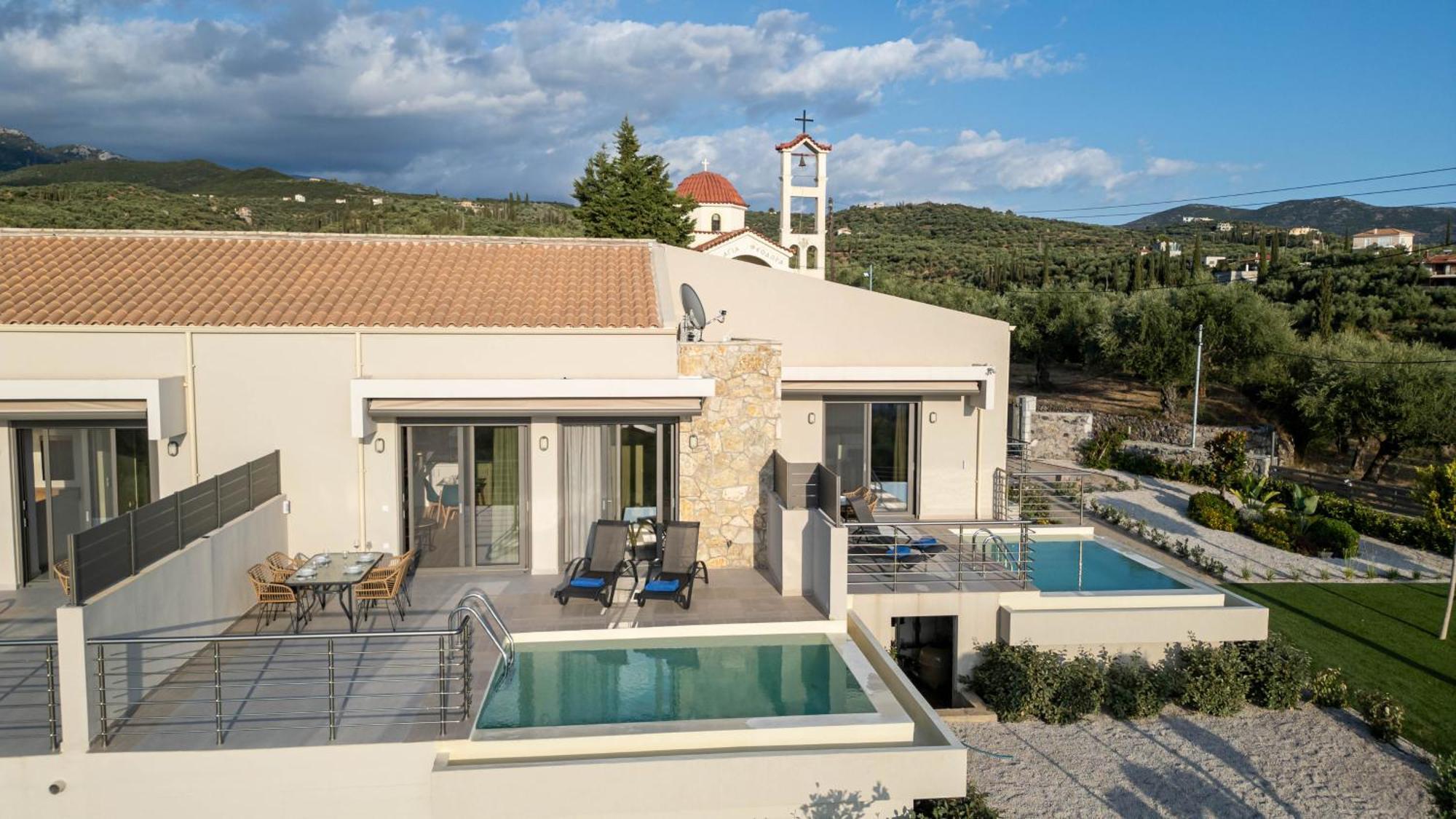 A V Luxury With Private Pools Apartment Kalamata